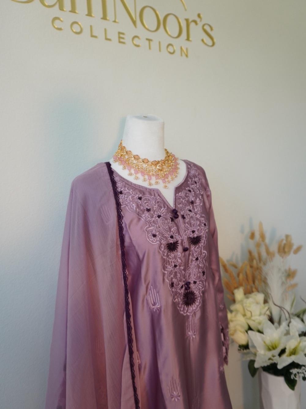 SumNoor's Lavender Pakistani Salwar Kameez Set - Picture 3 of 5